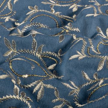 Bestickter Denimstoff Blätter Indigo