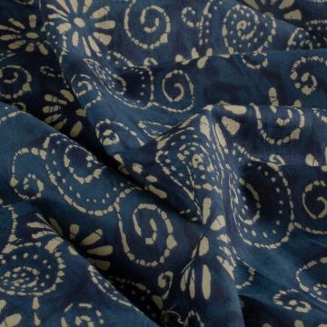 Batik-Baumwolle mit Blumenprint in Blau