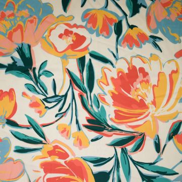 Satinsatin mit orangen Blumen auf Vanille