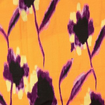 Lila Blüten auf Orange